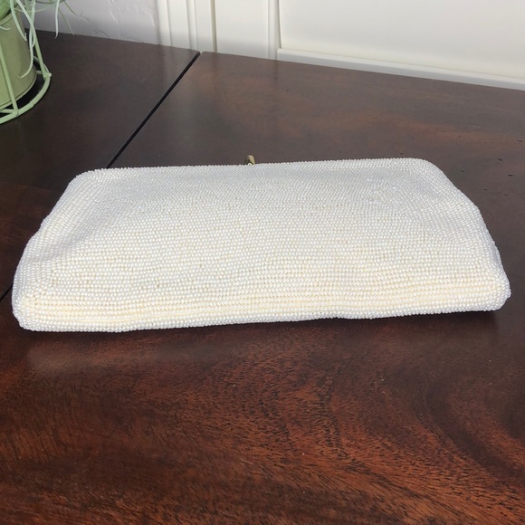 White Seed Bead Bag with Key Chain - Picture 5 of 16